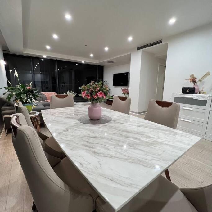 Carlton Stunning View Apartment 150M Away From University Of 멜번 외부 사진